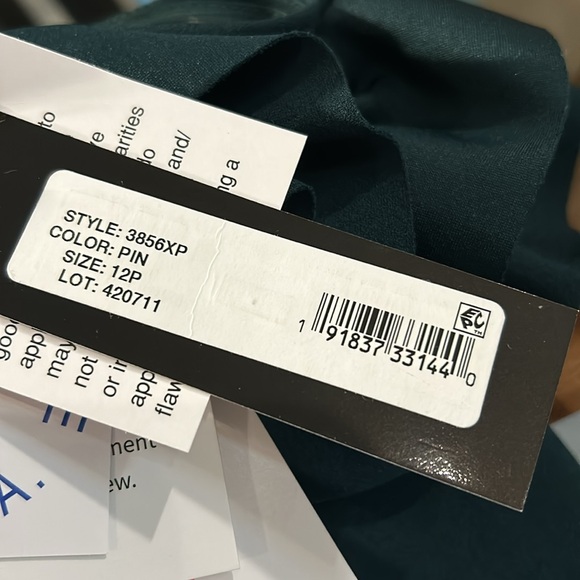 Xscape Ruffled Off-the-Shoulder Short Sleeve Gown 12P NWT Pine green - Picture 7 of 7